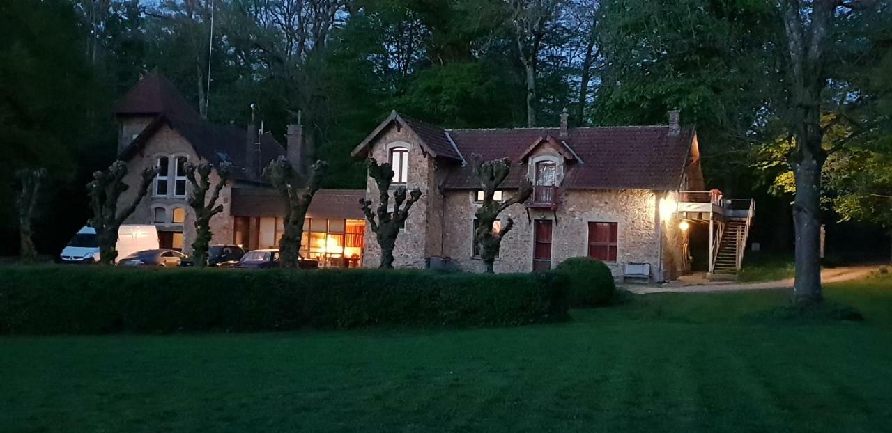 Gîte dans un Domaine Historique Chevreuse Extérieur photo